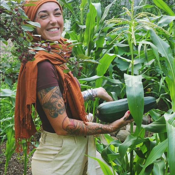 Meet your Posher, Leyna - Picture 2 of 12